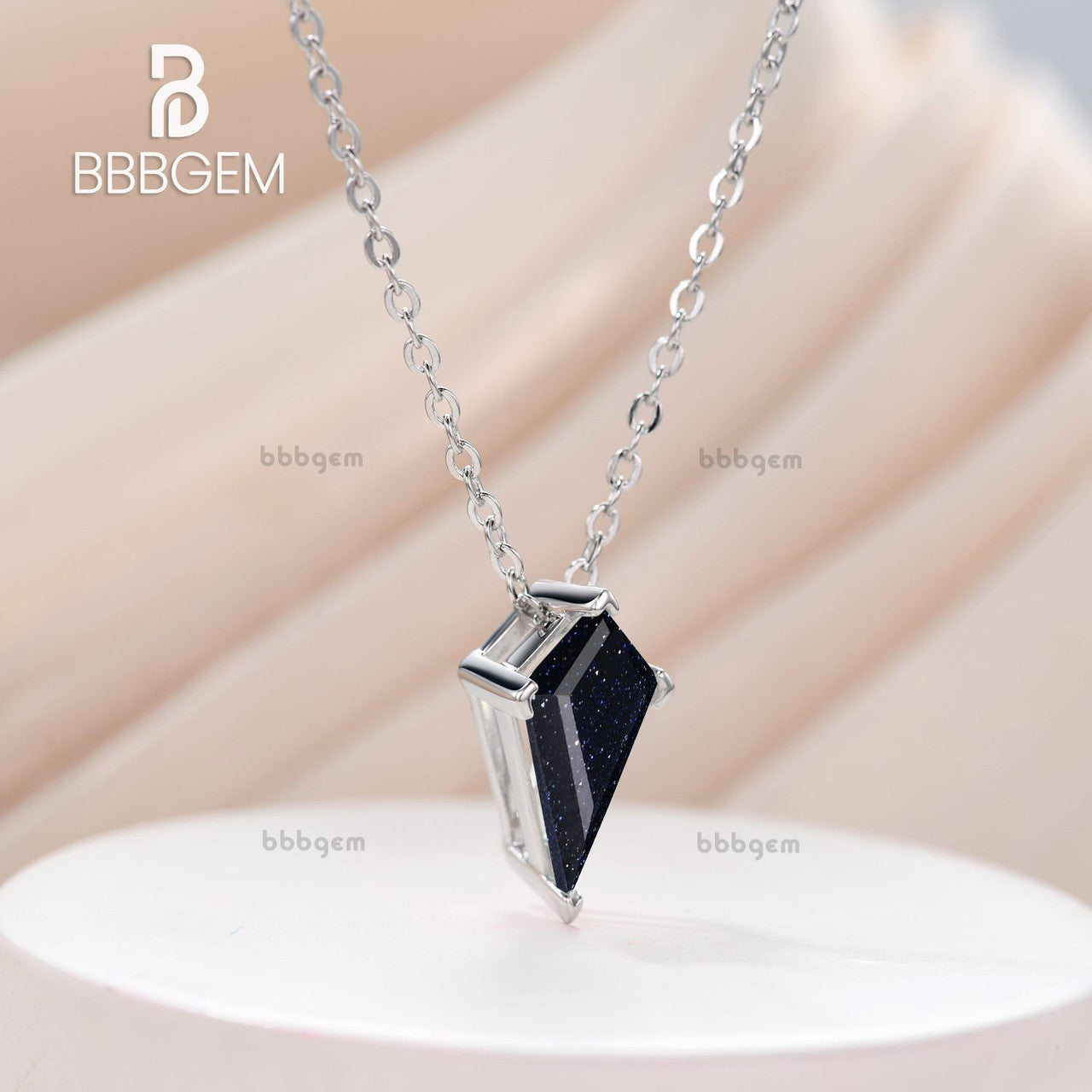 18k 7X13mm Long Kite Shaped Step-Cut Blue Goldstone Solitaire Pendant Necklace