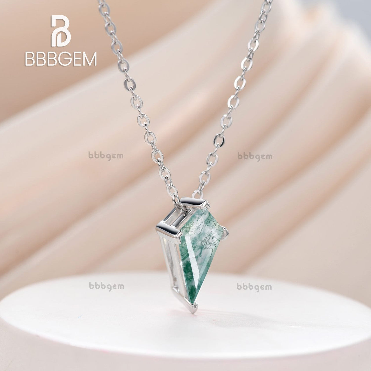 3ct Kite Shape Moss Agate Solitaire Pendant Necklace 14K Solid Gold NeutralJewelry
