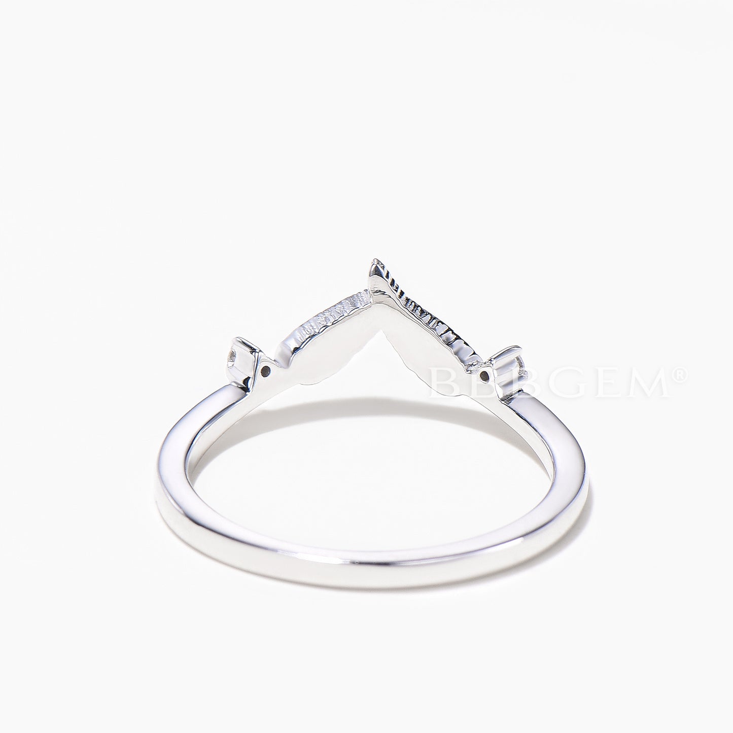 Round Cut Diamond Curved Feather Wedding Ring Moissanite White Gold Band