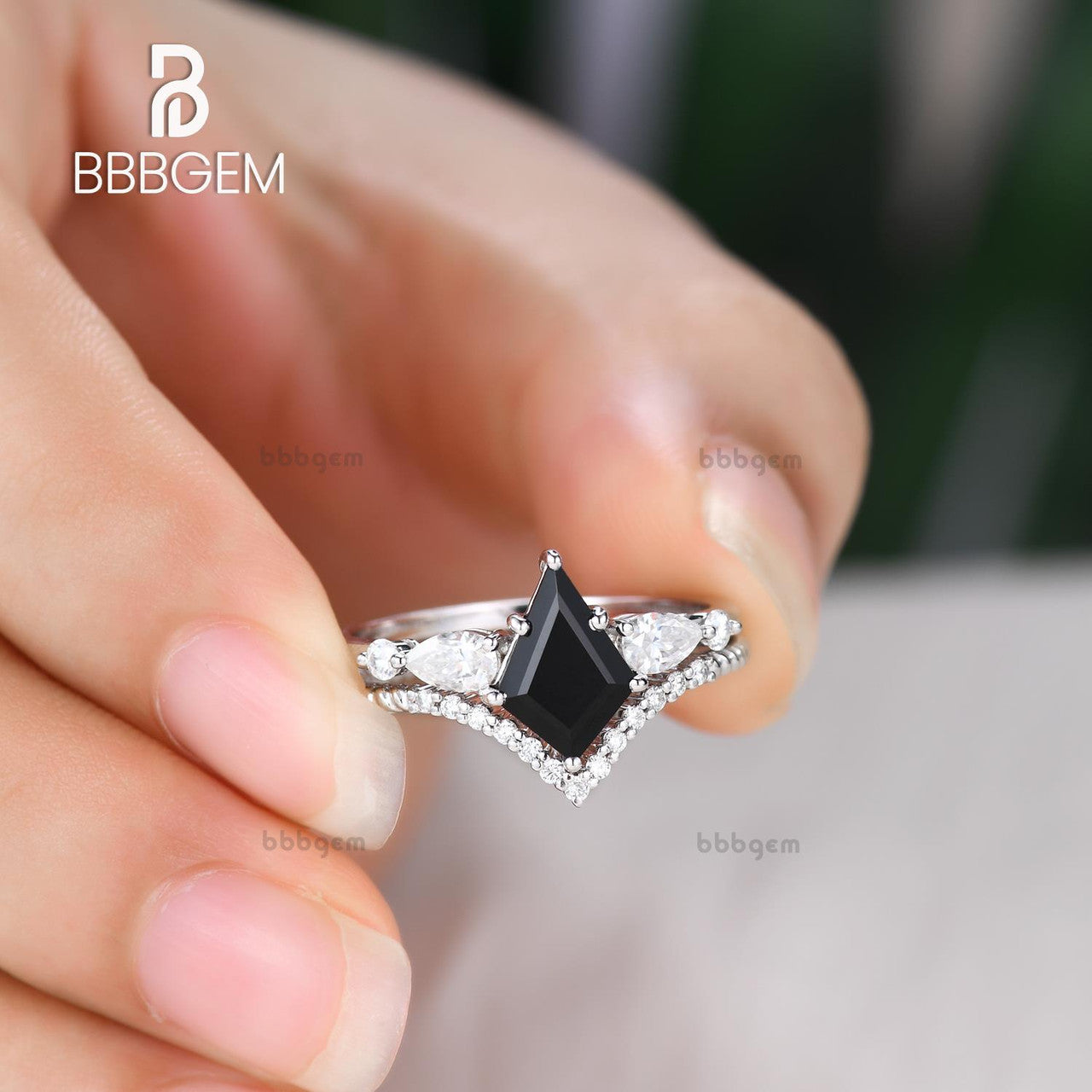 Kite Shaped Black Onyx Engagement Rings-Kite Shape Step Cut Ring Set-Black Spinel Moissanite Three Stone Wedding Ring Set