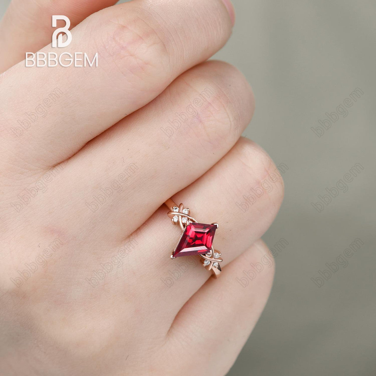 Vintage Kite Cut Ruby Engagement Ring 18K Rose Gold Ring Promise Ring for Her July Birthstone Gifts Antique Anniversary Ring for Wife