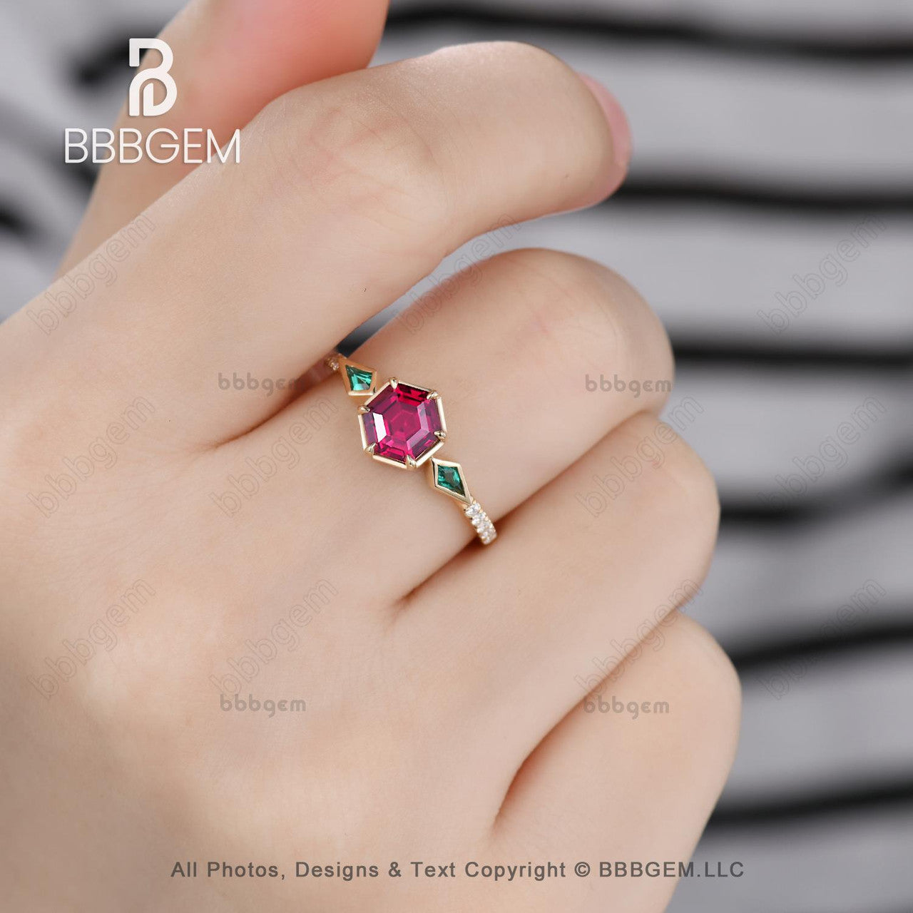 Women Hexagon Lab Ruby Ring Silver Vintage 3-Stones Ruby & Emerald Kite Cut Side Stones Engagement Ring