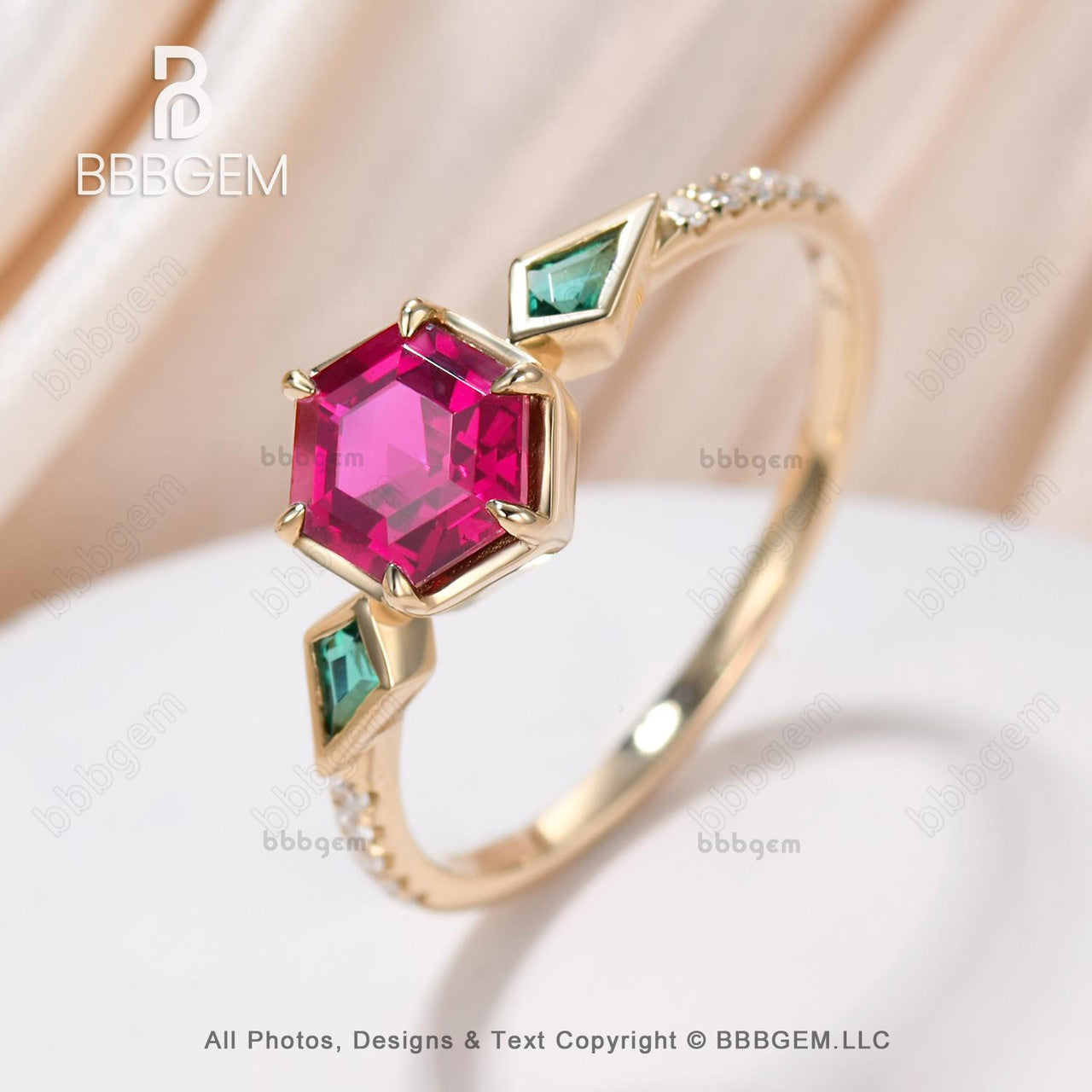 Women Hexagon Lab Ruby Ring Silver Vintage 3-Stones Ruby & Emerald Kite Cut Side Stones Engagement Ring