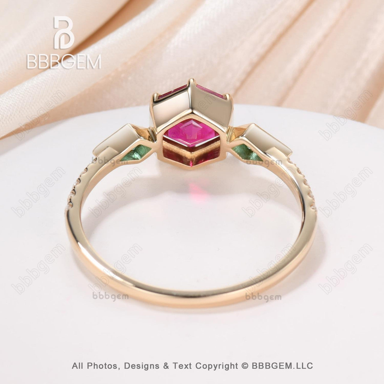 Women Hexagon Lab Ruby Ring Silver Vintage 3-Stones Ruby & Emerald Kite Cut Side Stones Engagement Ring