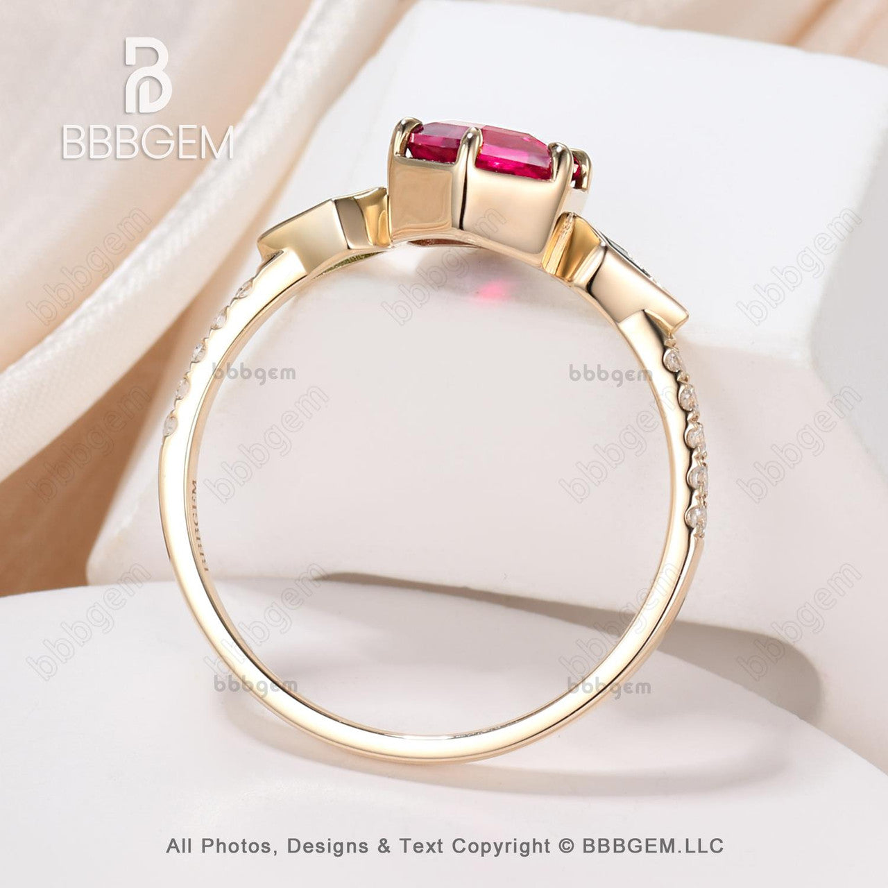 Women Hexagon Lab Ruby Ring Silver Vintage 3-Stones Ruby & Emerald Kite Cut Side Stones Engagement Ring