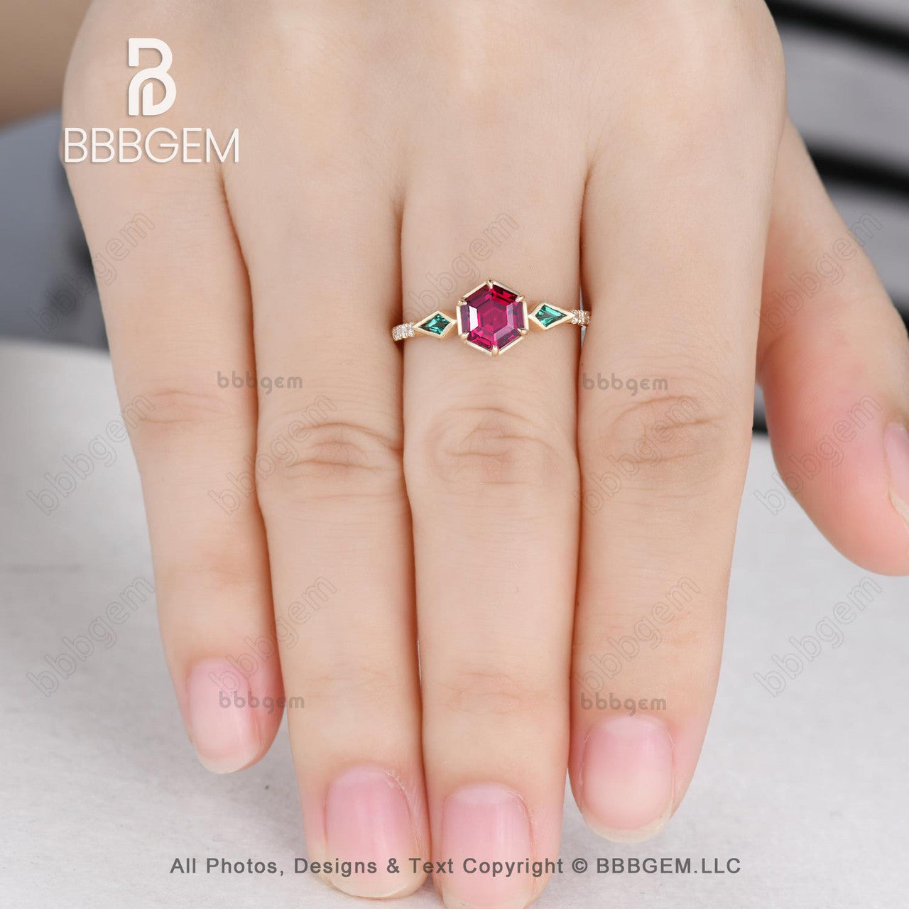 Women Hexagon Lab Ruby Ring Silver Vintage 3-Stones Ruby & Emerald Kite Cut Side Stones Engagement Ring