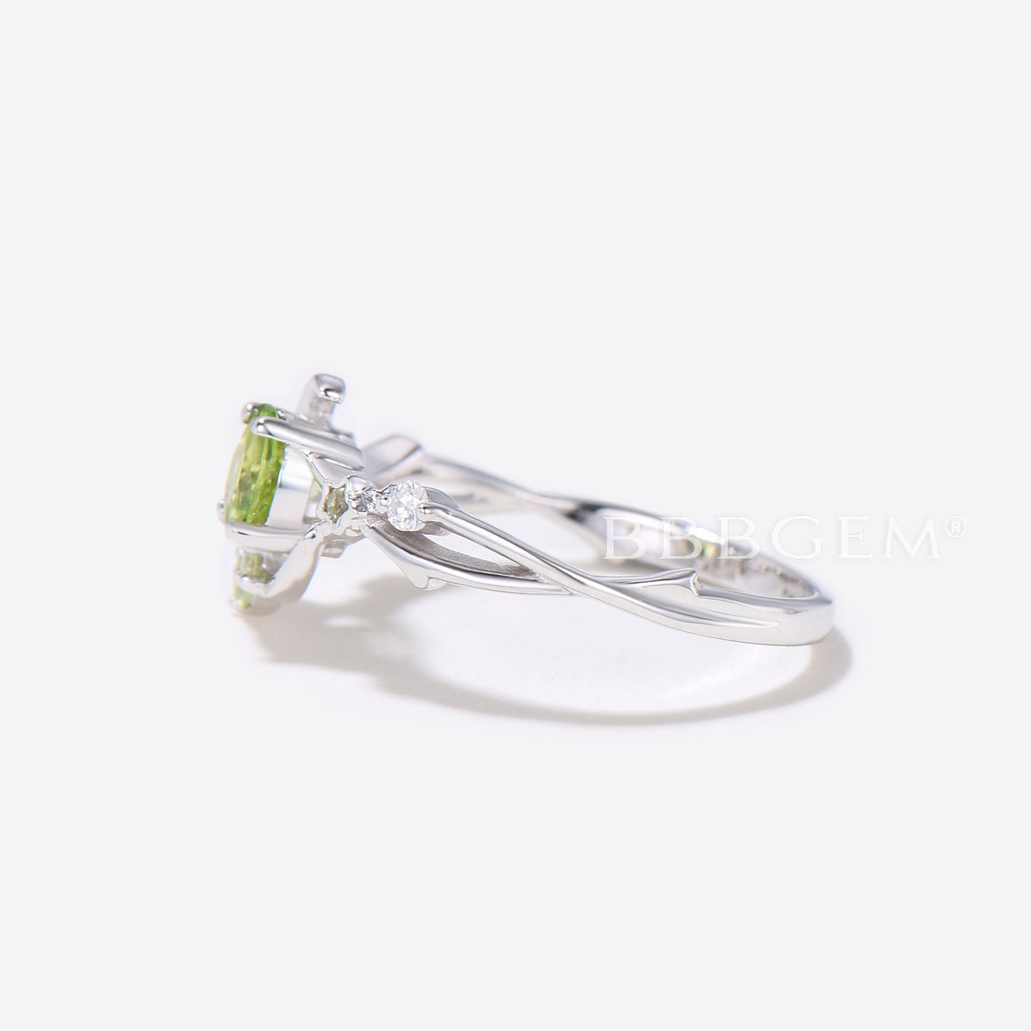 Moon Star Design Round Cut Peridot Ring Cluster Diamond Ring