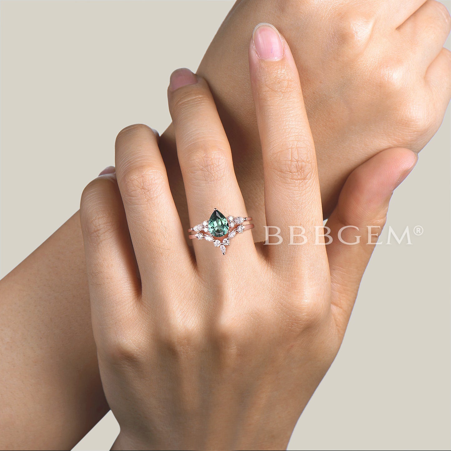 1.25CT Pear Cut Emerald Engagement Ring Diamond Curved Band Bridal Ring Set