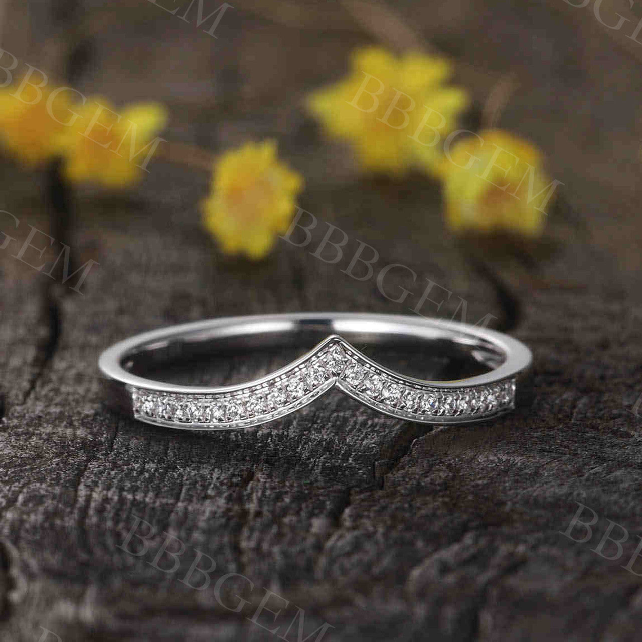 curve diamond wedding band