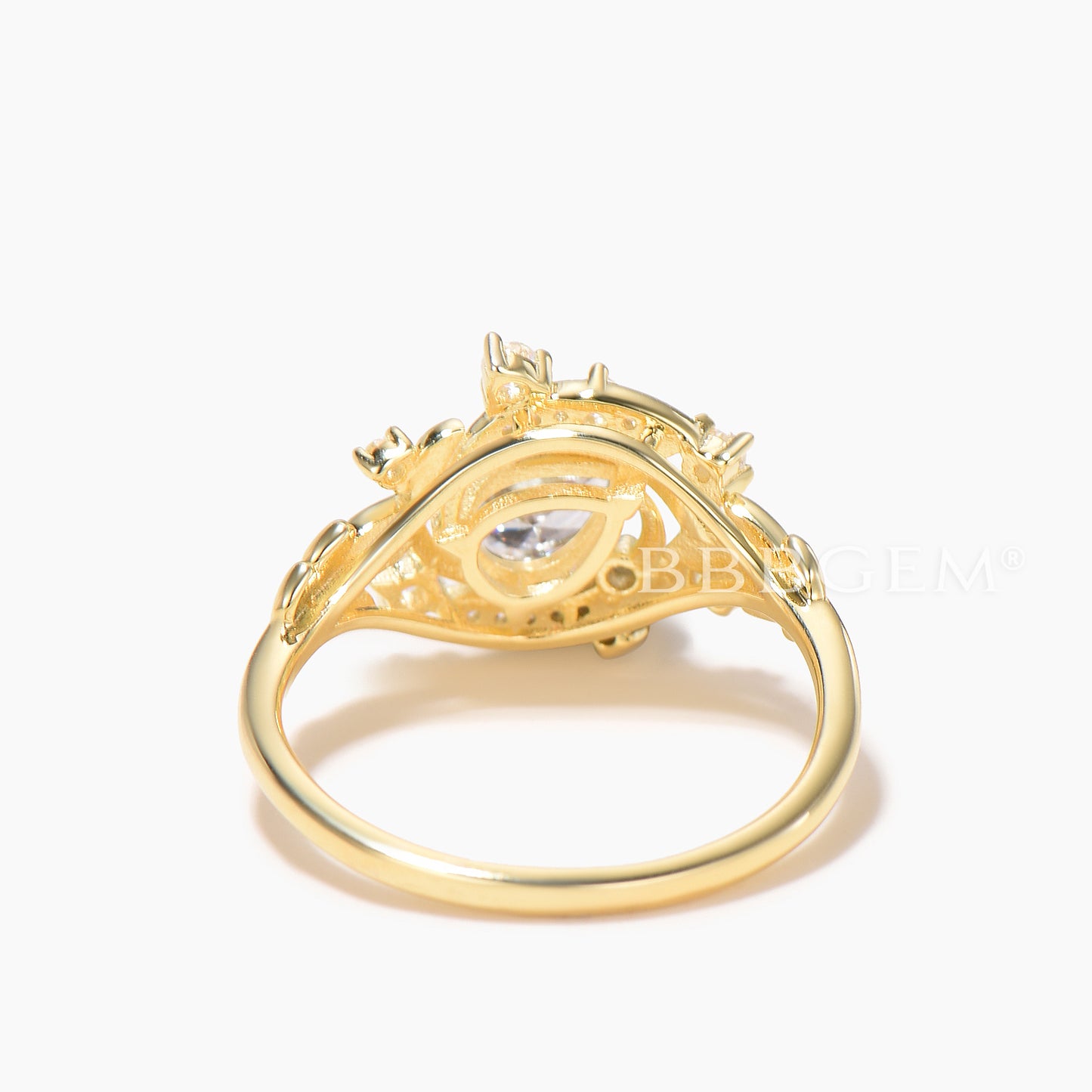 Pear Cut IGI Certificate Lab Grown Diamond Engagement Ring Diamond Leaf Ring