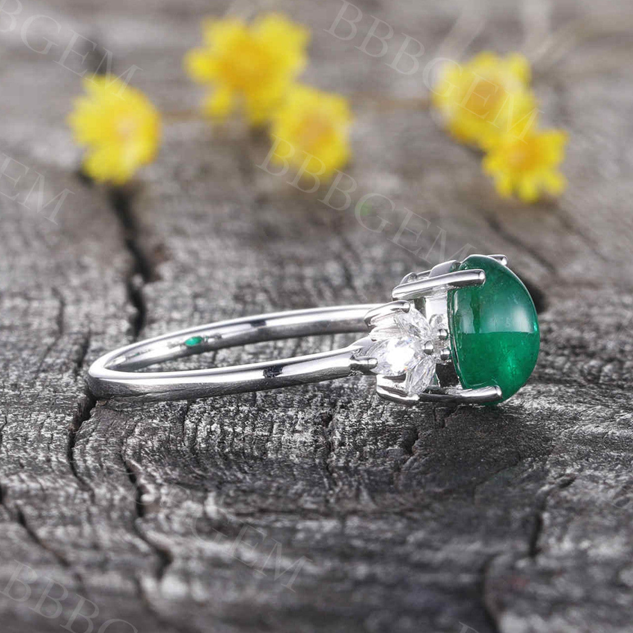 Natural vintage emerald engagement ring 01