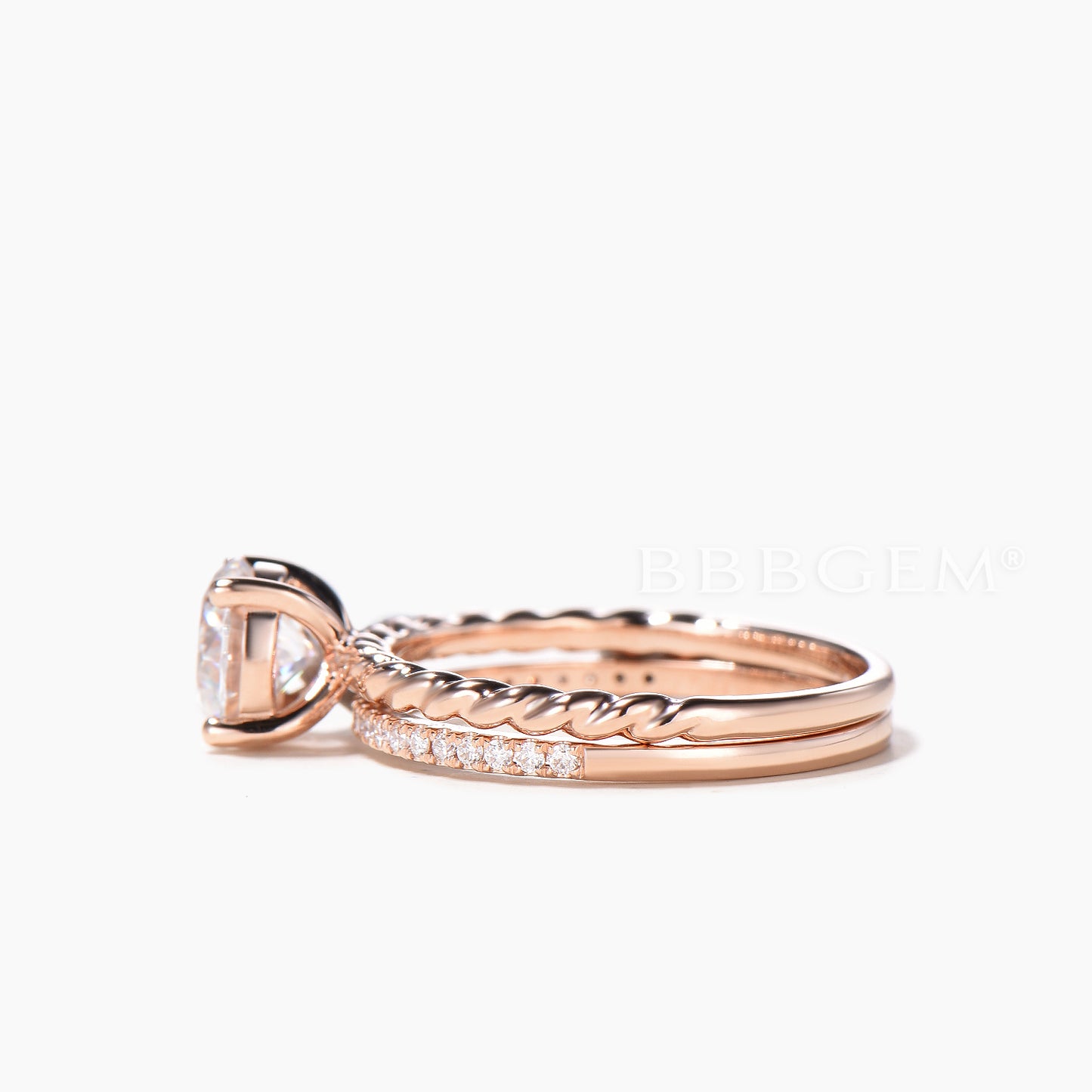 Round Cut IGI Certificate Lab Grown Diamond Solitaire Ring Twisted Bridal Set