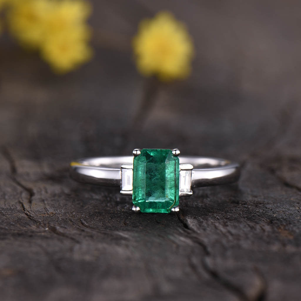 natural emerald engagement rings