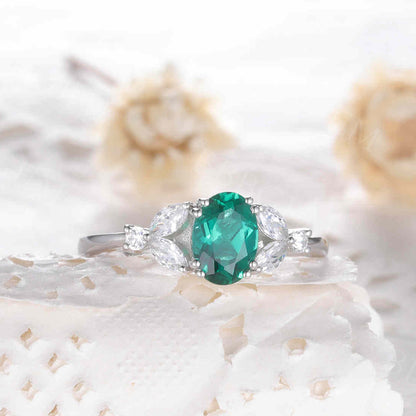 emerald engagement ring 4