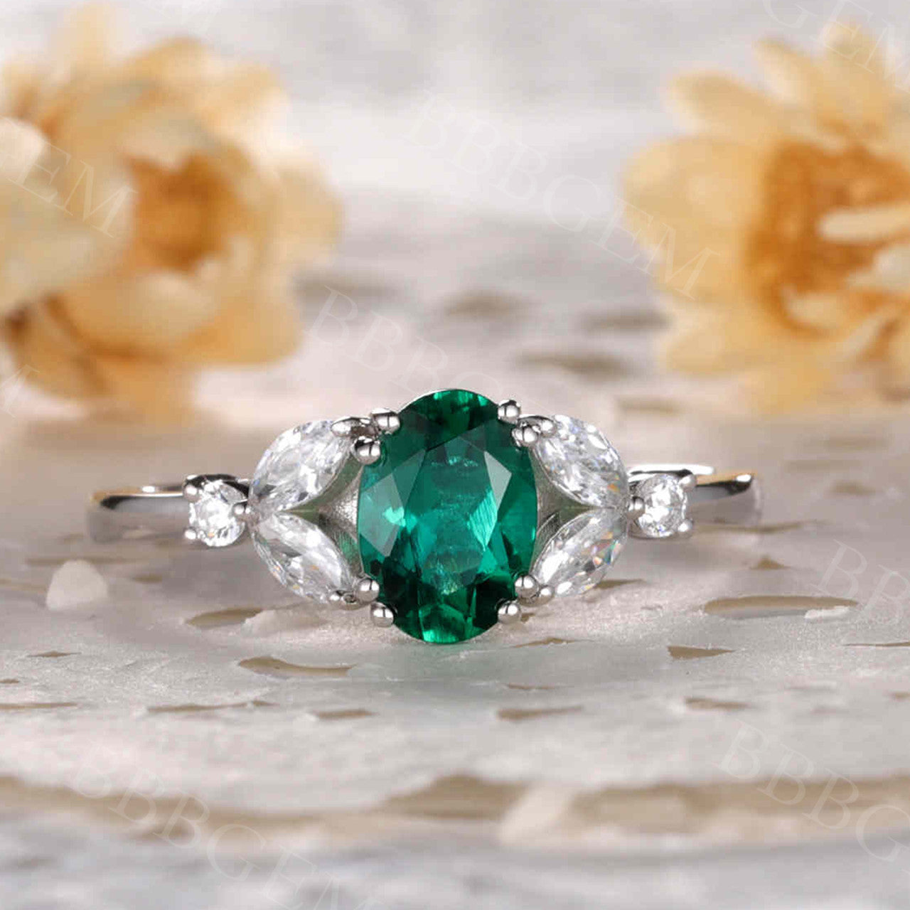 emerald engagement ring 5