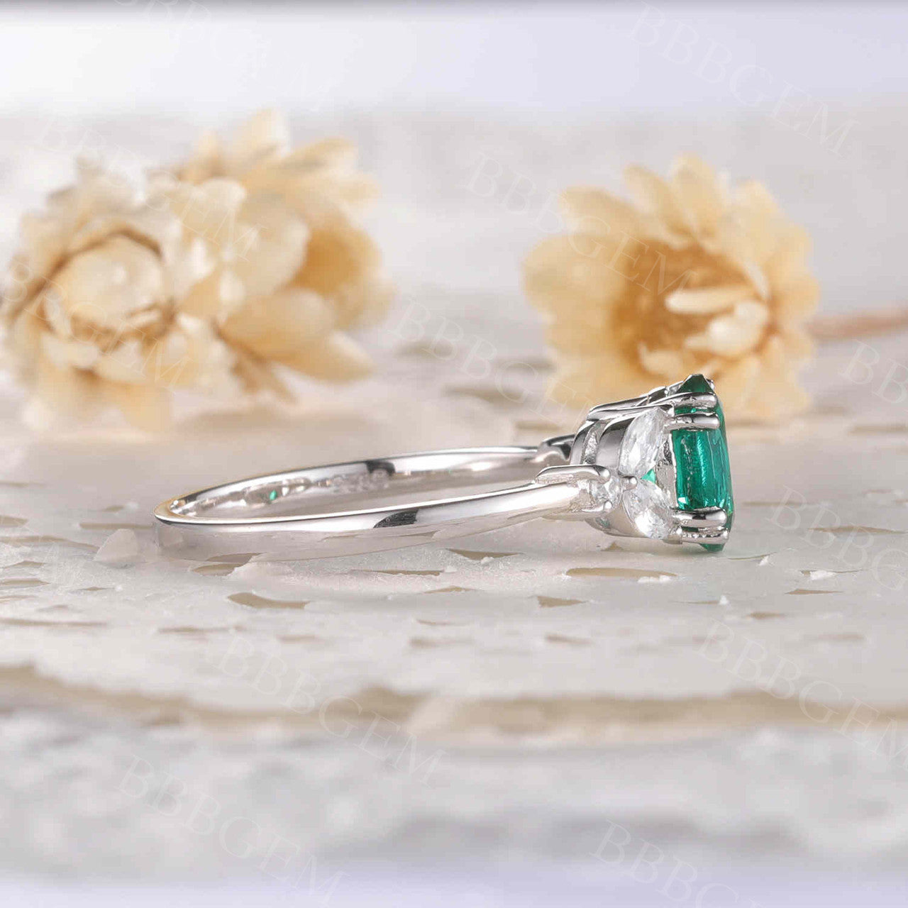 emerald engagement ring 1