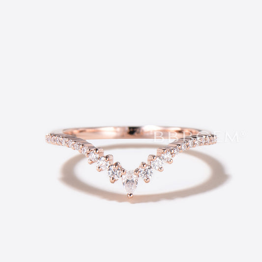 Rose Gold Curved Moissanite Wedding Band Pear & Round Cut Moissanite Ring