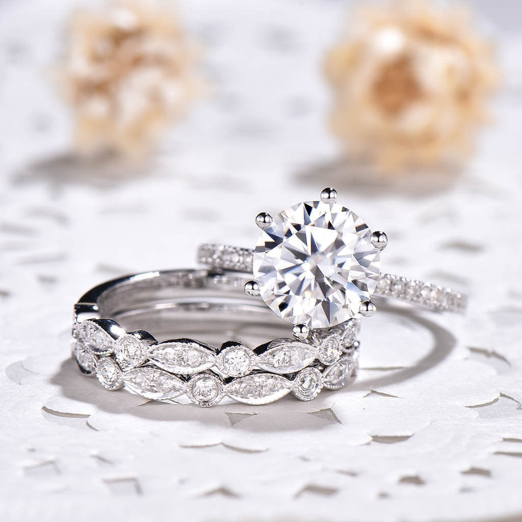 Round Cut Moissanite Wedding Sets 02