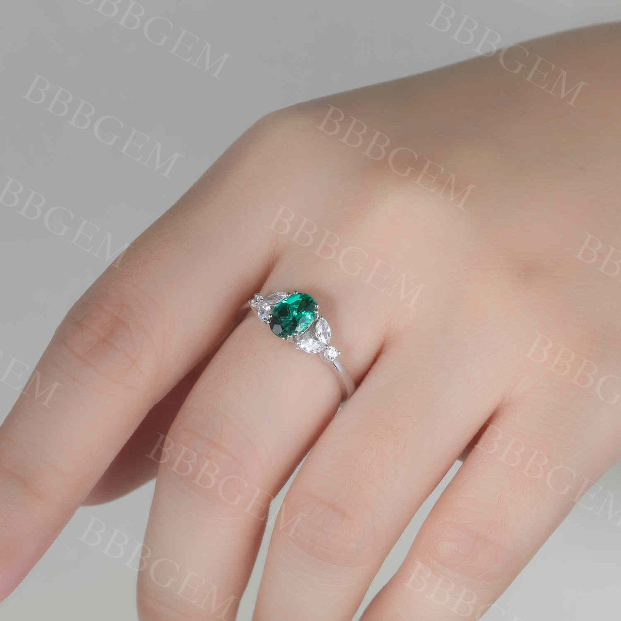 emerald engagement ring 3