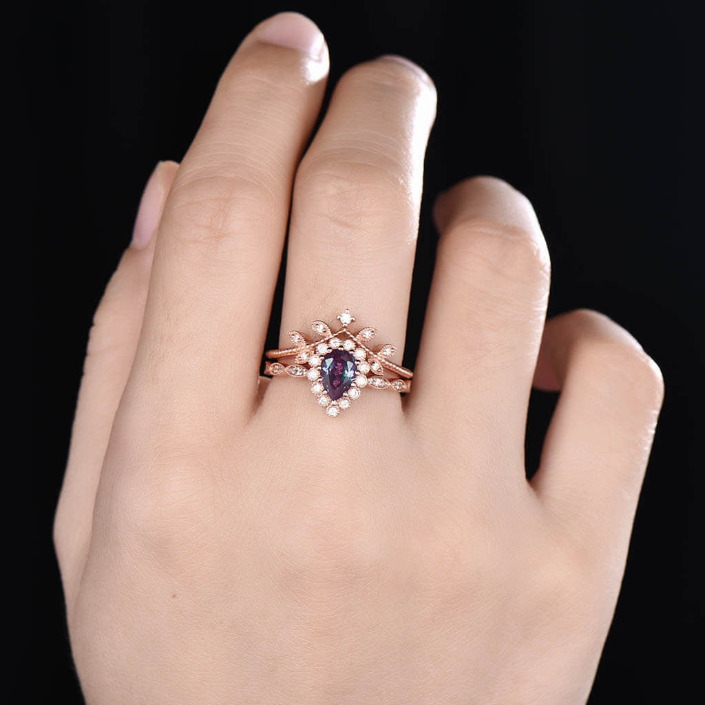 Pear Shaped Alexandrite Engagement Ring Set 01