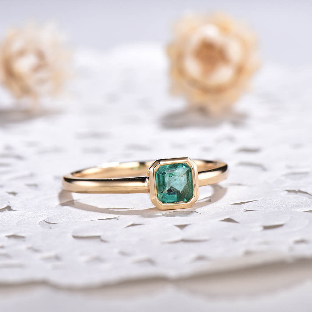 emerald solitaire ring 1