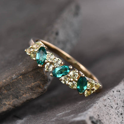 emerald wedding band yellow gold