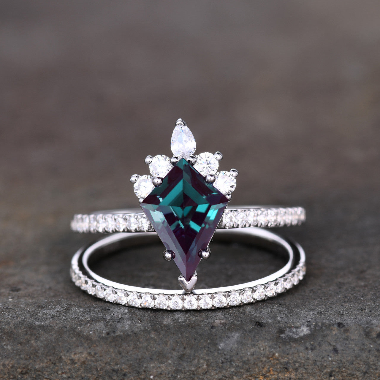 Vintage kite cut alexandrite moissanite bridal set-BBBGEM Vintage kite cut alexandrite moissanite bridal set