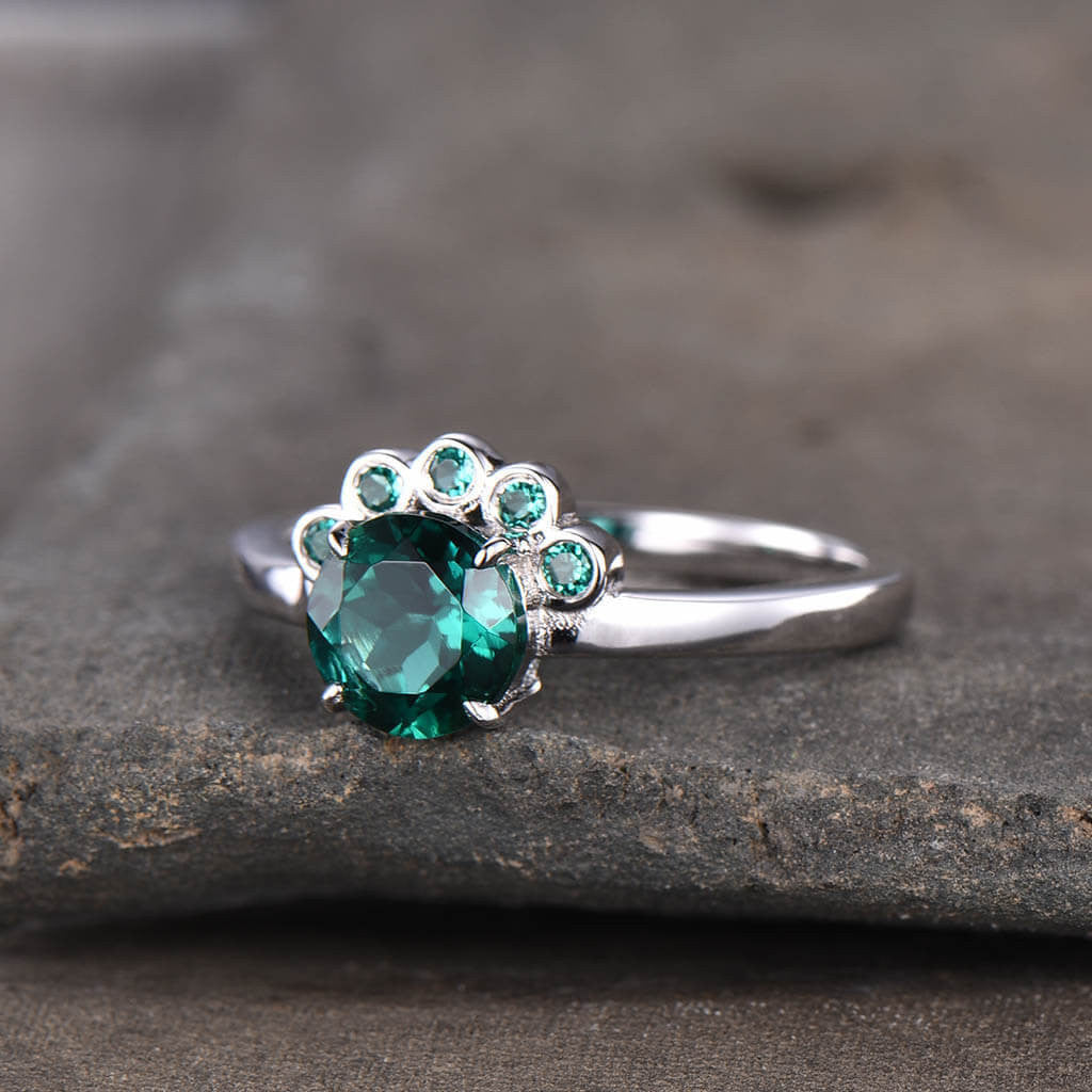 emerald engagement ring