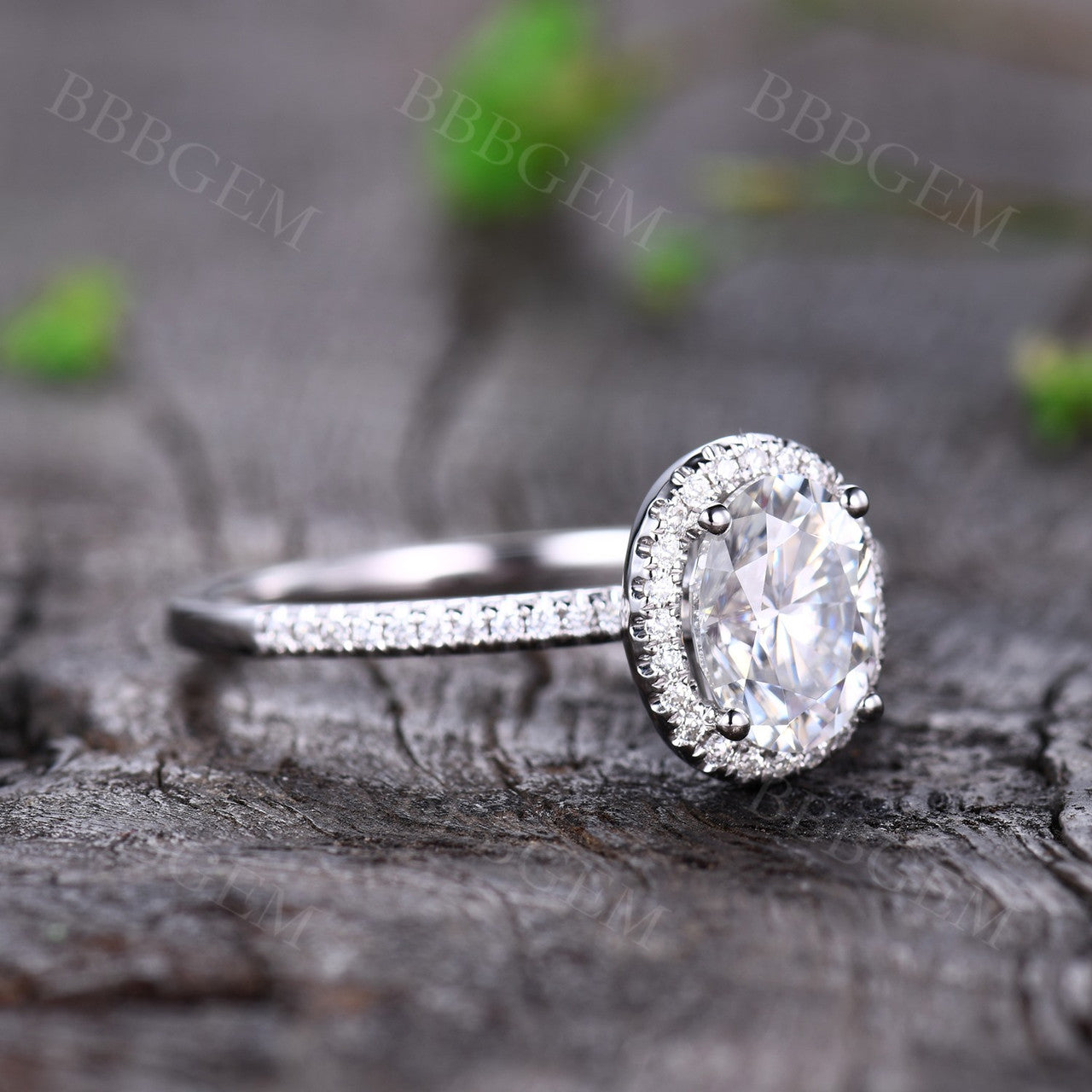 Oval Moissanite Engagement Ring