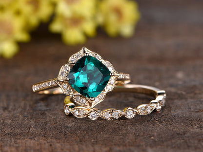 emerald bezel ring