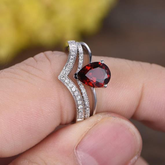 Pear Shaped Garnet Wedding Set-Natural Garnet Shaped Band Bridal Ring Set-18K White Gold Red Garnet Engagement Ring Set Two Pieces