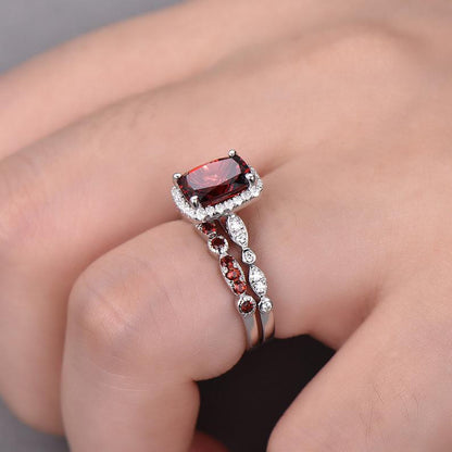 garnet engagement ring and wedding  band 01