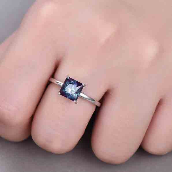 Solitaire Princess cut alexandrite engagement ring 01