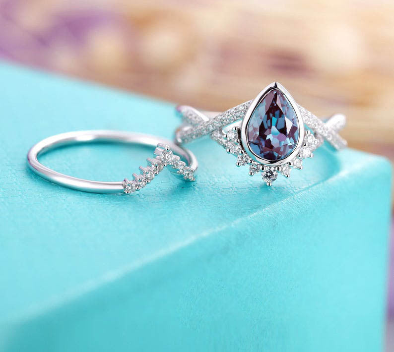 alexandrite ring white gold