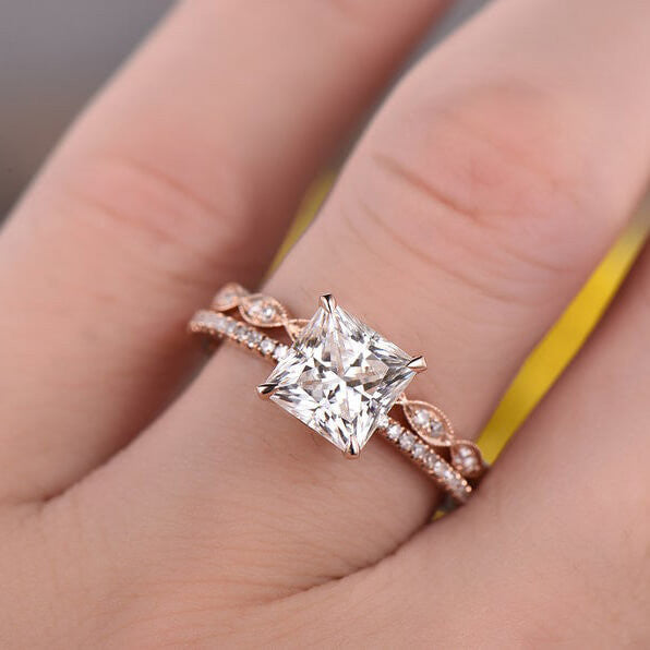 2 Carat Princess Cut Moissanite Engagement Ring Set 01