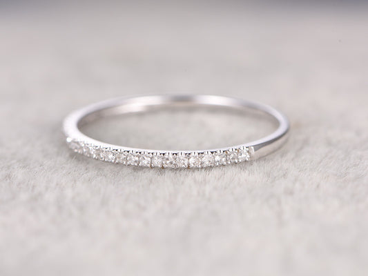 Round Diamond Wedding Ring